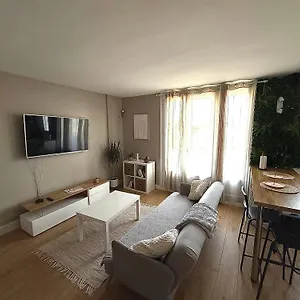 Superbe Duplex Avec Parking Gratuit Apartamento